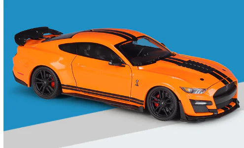 Mustang Shelby GT500 Super Miniature Model (1:18 Scale)